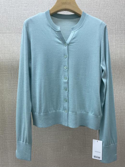 精纺羊毛V领纯色开衫 商品图10