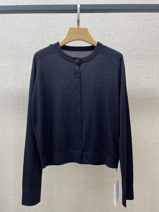 精纺羊毛圆领开衫 商品图7