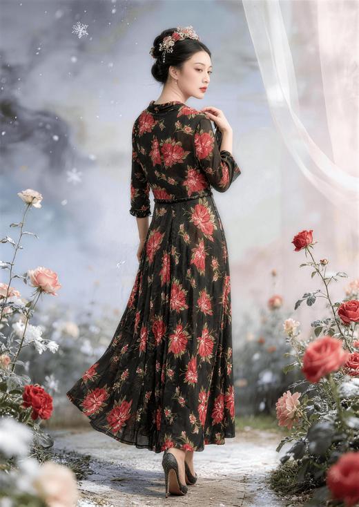 SC1S10_胭脂色_连衣裙_春夏_V领七分袖收腰系带黑底胭脂玫瑰印花大摆长款_高级女装_BERNIEELEN 伯妮斯茵 商品图3