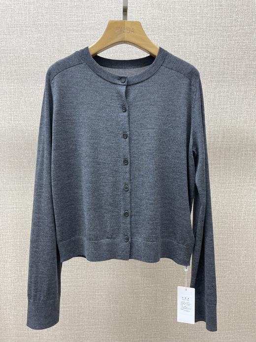 精纺羊毛圆领开衫 商品图3