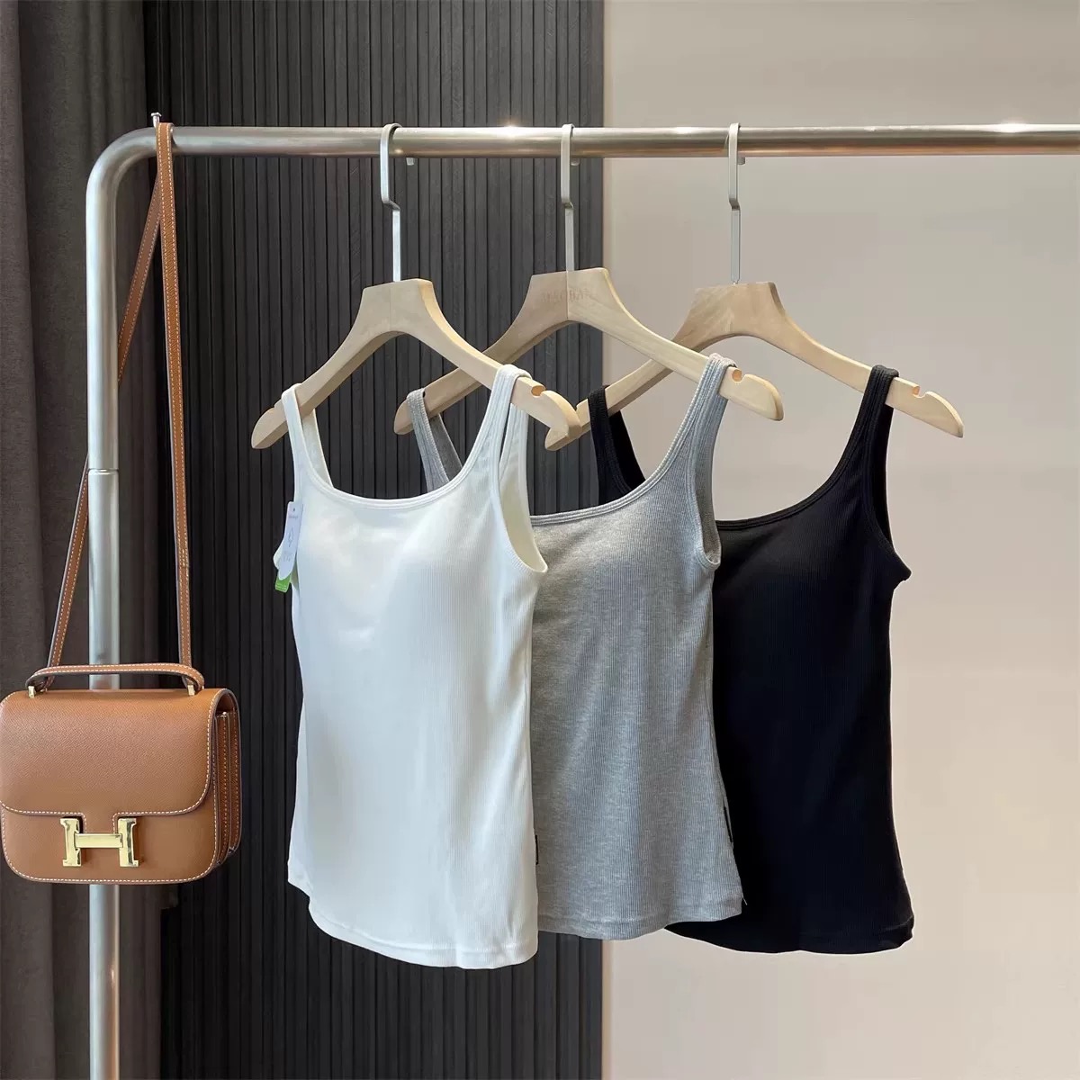 直发【C6240】优可丝升级~一体杯带胸垫宽螺纹吊带背心美背