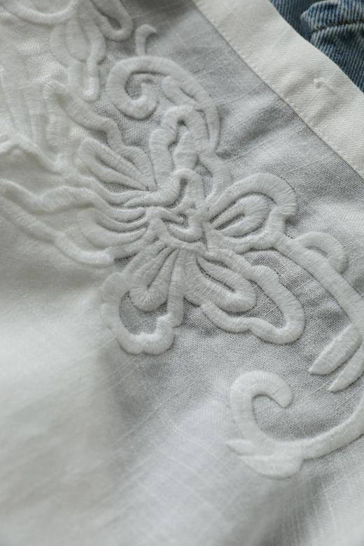 白衬衫穿出自由恣意腔调【重工浮雕刺绣人棉衬衫】 商品图13