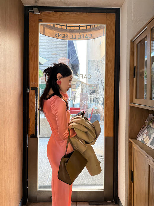 DUO智仙生 黑标 pop pink粉红女郎现代甜感醋酸连衣裙 商品图3