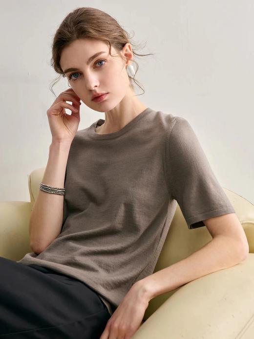 F031827日常打底衫面料舒服柔软春夏新款刺绣小马短袖T恤 商品图6