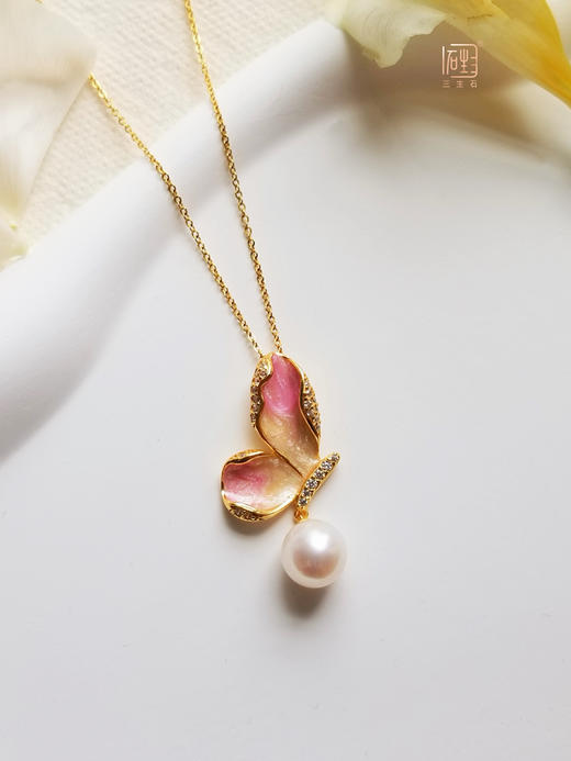 珐琅彩·蝶恋花 珍珠925银镀金项链 | 珐琅彩.蝶恋花 珍珠925银镀金耳饰 商品图4