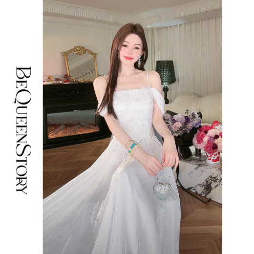 【孤品样衣，不退不换】【柔美月光】轻奢层次感立体花朵装饰收腰连衣裙夏季白色2025 商品图3