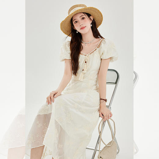 西遇法式复古方领连衣裙女2026夏季新款泡泡袖碎花收腰温柔风长裙SS060233 商品图3