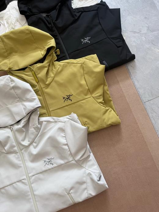 F031862轻盈不臃肿高弹透气面料连帽软壳冲锋衣外套 商品图2