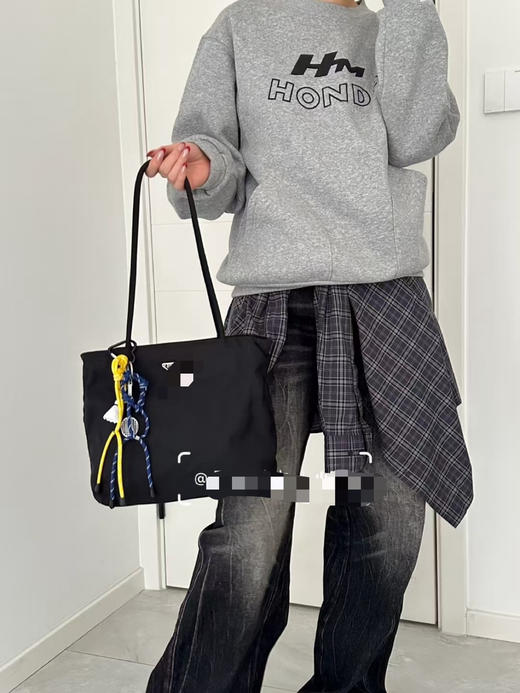 318-5 渠道货 怕打 长柄尼龙款单肩包 日常休闲通勤 无敌优秀 商品图3