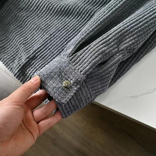 F031842春秋新款男士灯芯绒复古纯色宽松条纹衬衫上衣 商品图7