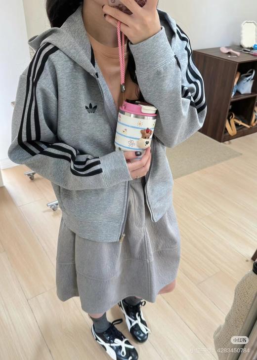 F031850春季新款简约百搭落肩款连帽华棉开衫卫衣外套 商品图5