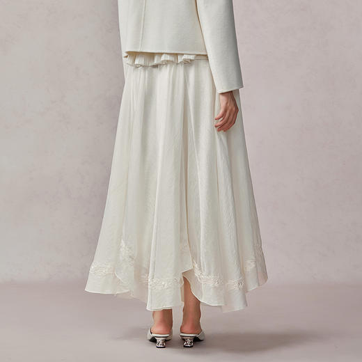 【林栖设计小店】绣花半身裙优雅百搭不规则设计宽松2025秋季新款裙子女F1953216 商品图4