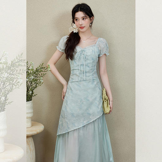 西遇重工绣花短袖方领连衣裙女2026年夏季新款碎花收腰拼接网纱裙SS060232 商品图3