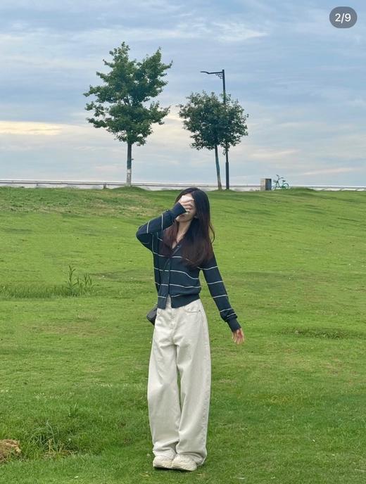 一店k （原壳棉白色！）这条原壳棉白色香蕉裤，真的是一上身就想自留！复古又高级！白色裤子能做到这么显瘦还提臀，真的太罕见了！V型前腰设计一穿腰细一圈，后约克线一穿臀翘一倍，绝了！ 商品图11