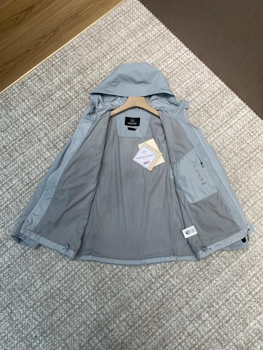 点此购买 可隆春秋季男士GORE-TEX防风防泼水薄绒款冲锋衣夹克 ye 342612 商品图11