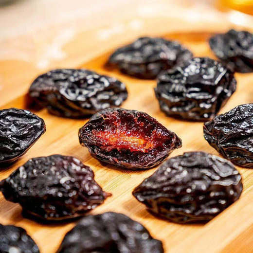 【西域风情❗️新疆西梅干】采用自然晾晒工艺，带有淡淡的果香，软糯不粘牙，甜度温和不齁嗓，梅子干袋装西梅干酸甜非无核解腻解馋QQ 商品图2