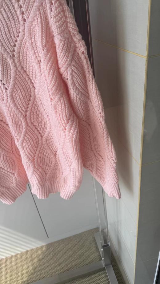 F031889早春氛围感穿搭温柔软糯粉色麻花纹针织开衫 商品图5