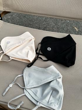 Lulu防晒口 罩冰感面料一戴即凉，三片式立体剪裁服帖显脸小