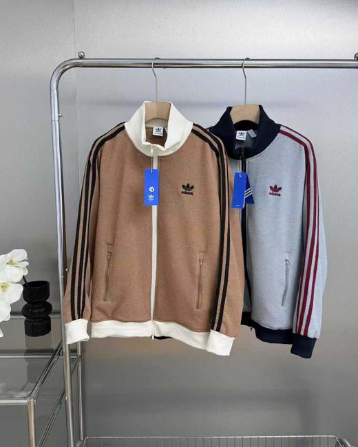 F031809刺绣三条杠织带撞色螺纹拼接复古休闲华夫格立领开衫外套 商品图0