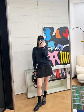 普拉达新款字母徽标撞色圆领卫衣（KX）