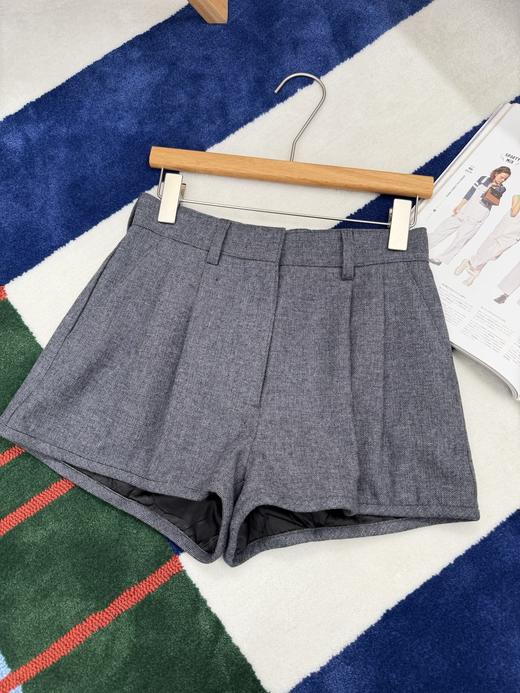 普拉达 最新款灰色扭扭短裤 商品图8