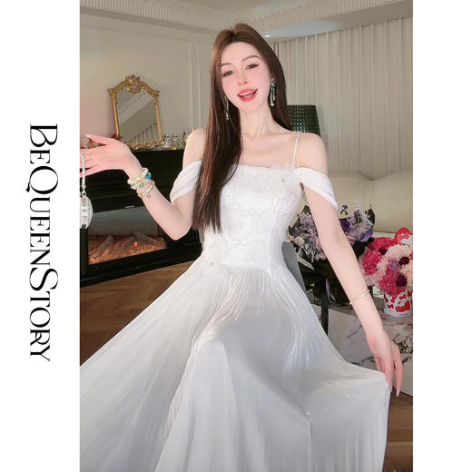 【孤品样衣，不退不换】【柔美月光】轻奢层次感立体花朵装饰收腰连衣裙夏季白色2025 商品图4