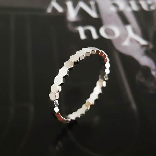 【95新】CHAUMET尚美Bee de Chaumet爱·巢系列18K白金蜂巢戒指57号中性款090226NJM43 商品图5