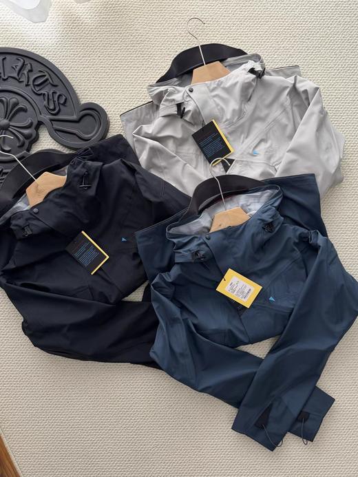 F0318124巨人岛户外运动斜向主拉链立体剪裁硬壳冲锋衣男款 商品图1