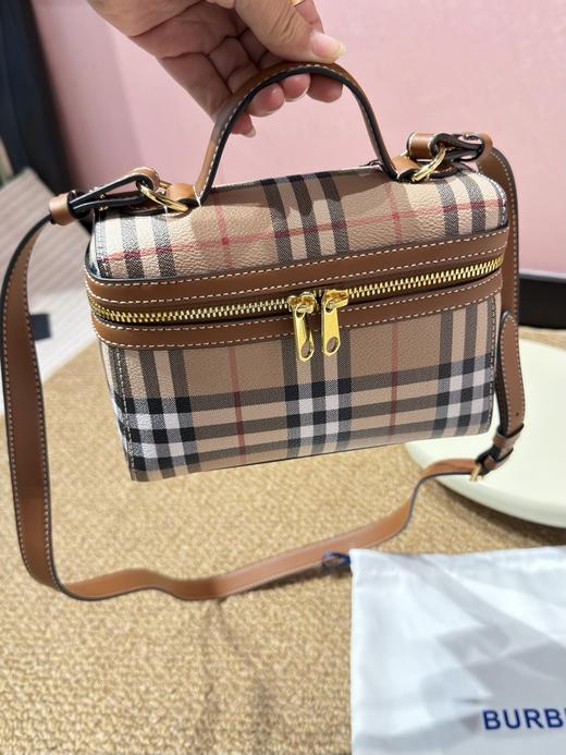 Burberry新款格纹 Vanity 包 商品图9