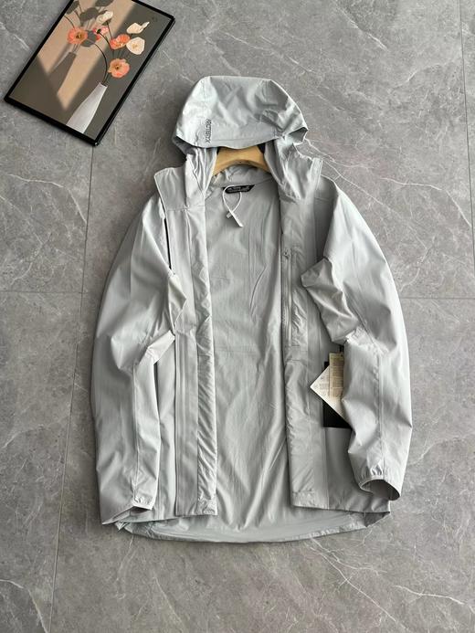 F031808男女情侣款春季户外防风休闲功能性薄款软壳梭织压胶连帽外套 商品图14