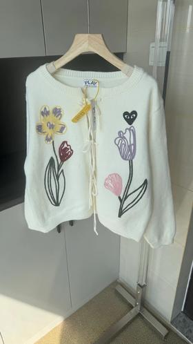 F031819春日氛围感软糯亲肤宽松落肩防风保暖刺绣针织V领开衫