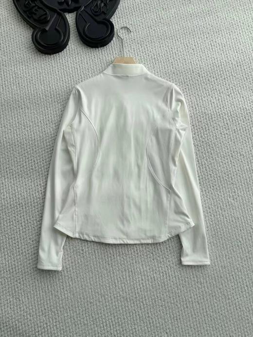 F031886高弹面料贴肤不紧绷透气排汗女士户外修身防晒外套 商品图4