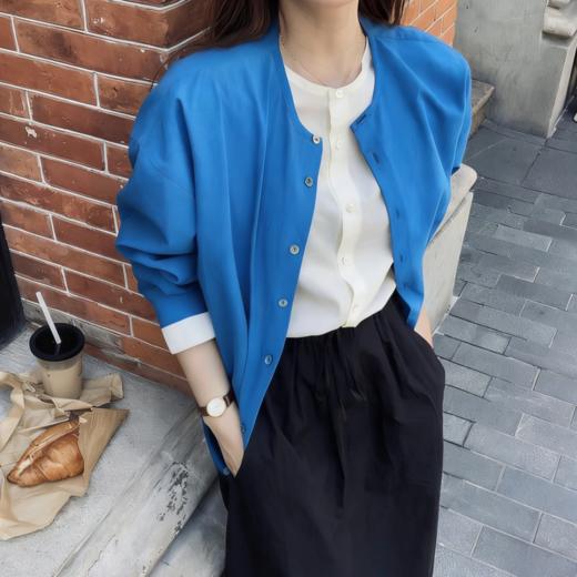 下单3-7天发货！LONGNVFAIR 克莱因蓝纯棉假两件拼接衬衫 慵懒随性 营造纸片人效果 拼色设计增加层次感 商品图3