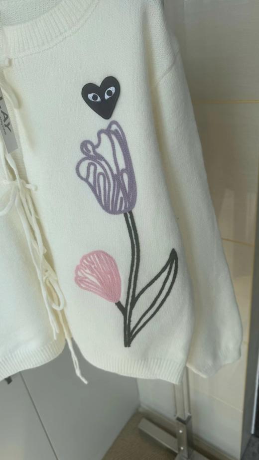 F031819春日氛围感软糯亲肤宽松落肩防风保暖刺绣针织V领开衫 商品图3