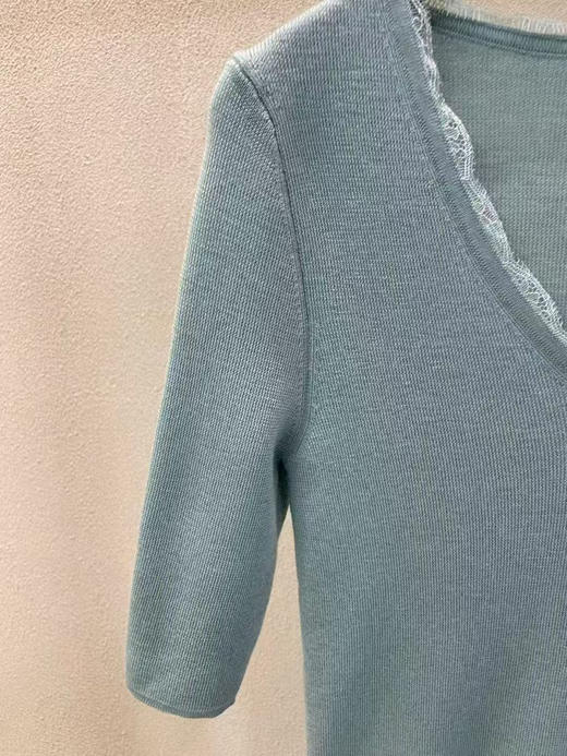 南油原创高品质  新款睫毛蕾丝拼接V领弹力五分袖薄款针织衫 商品图3