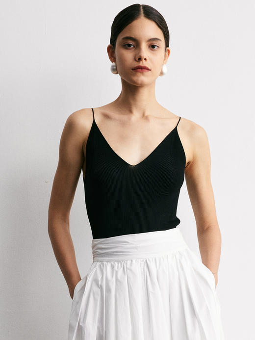 YANYI CHANG｜91910910 无缝正反两穿V领吊带上衣 [ 黛墨黑 ] 商品图3