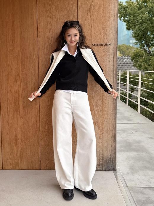 一店k （原壳棉白色！）这条原壳棉白色香蕉裤，真的是一上身就想自留！复古又高级！白色裤子能做到这么显瘦还提臀，真的太罕见了！V型前腰设计一穿腰细一圈，后约克线一穿臀翘一倍，绝了！ 商品图5