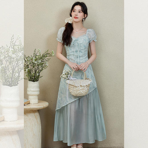 西遇重工绣花短袖方领连衣裙女2026年夏季新款碎花收腰拼接网纱裙SS060232 商品图0