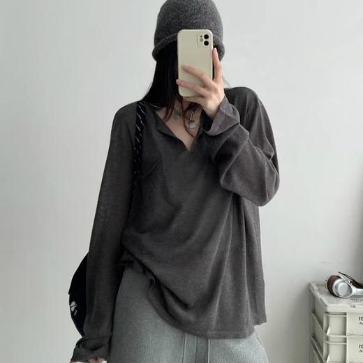 佐姿莎 亚麻针织高级感V领慵懒上衣 V领设计修饰脖颈线条 宽松廓形 遮肉显瘦不挑人 异色纱结纹理 细腻层次感 商品图10