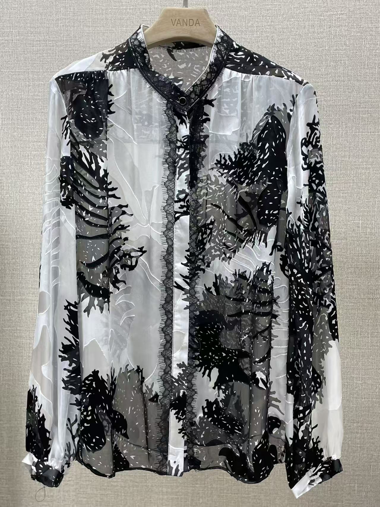 刺绣印花桑蚕丝上衣