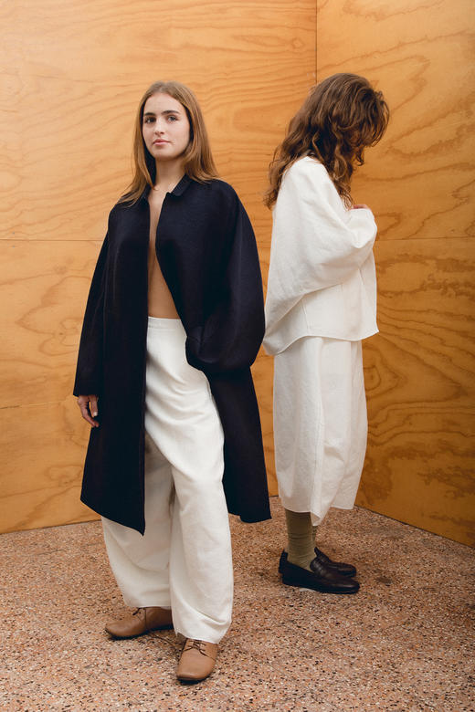 Boboutic 26SS 碳黑丝棉麻廓形长外套 商品图8