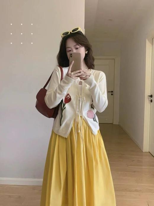 F031819春日氛围感软糯亲肤宽松落肩防风保暖刺绣针织V领开衫 商品图10