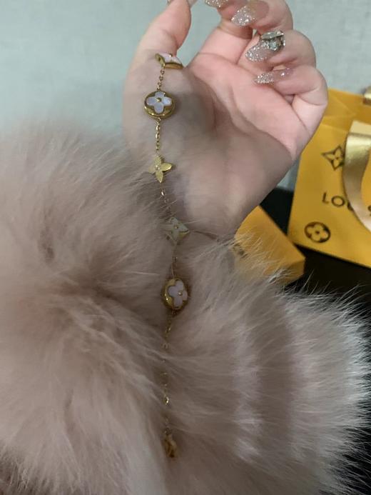 F0318112小众设计四叶草复古老钱流行粉贝母五花手链 商品图5