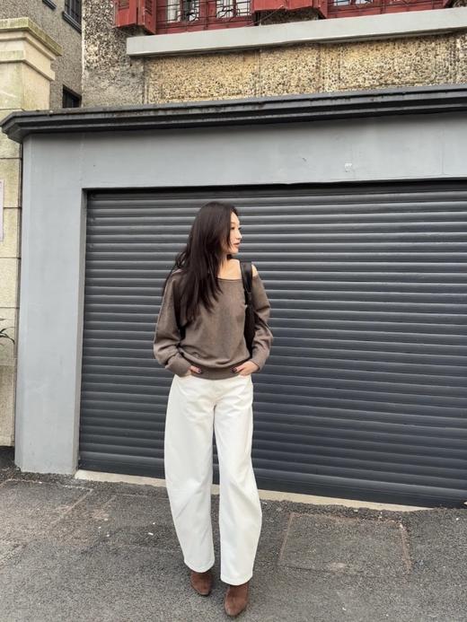 一店k （原壳棉白色！）这条原壳棉白色香蕉裤，真的是一上身就想自留！复古又高级！白色裤子能做到这么显瘦还提臀，真的太罕见了！V型前腰设计一穿腰细一圈，后约克线一穿臀翘一倍，绝了！ 商品图10