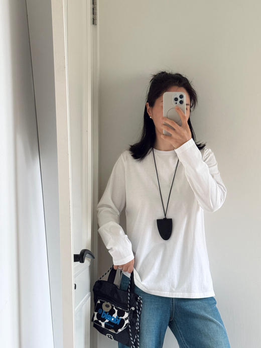 衣橱全勤搭子-下摆开叉圆领长袖T【包邮+三天无理由退换】 商品图4