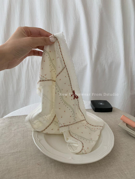 送手提袋！随机送珍珠发绳~10条盲盒内裤春款棉弹力中腰收腹女士三角内裤 多种材质款式随机发 纯棉底档 商品图7