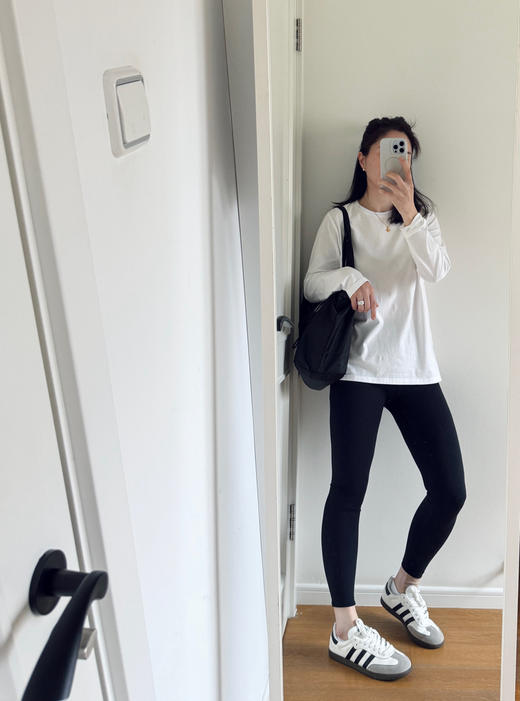 衣橱全勤搭子-下摆开叉圆领长袖T【包邮+三天无理由退换】 商品图7