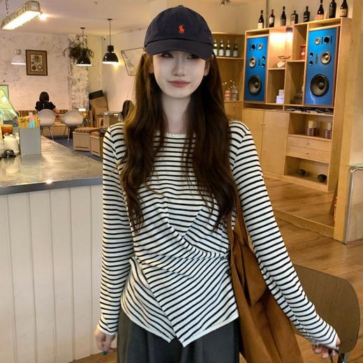 佐姿莎 法式交叉侧系扣收腰针织衫 不规则独特交叉设计 优化身材比例 视觉收腰腹 显高显瘦 商品图6