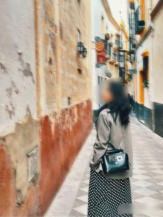 芬迪 docom 小号 黑色 银扣 牛皮机器人拼图 斜挎包 商品图2