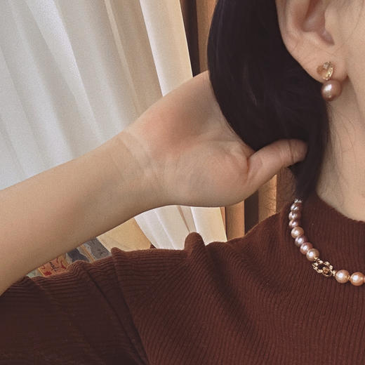 天然水晶+珍珠耳钉一对，正圆没有大坑洼，轻微生长痕迹的紫色天然色珍珠，s925纯银镶嵌 商品图2